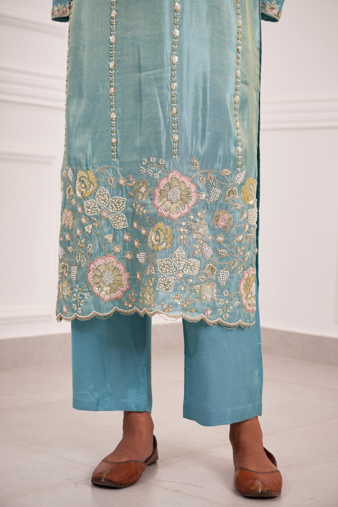 Gaurisha lapis full work suit set