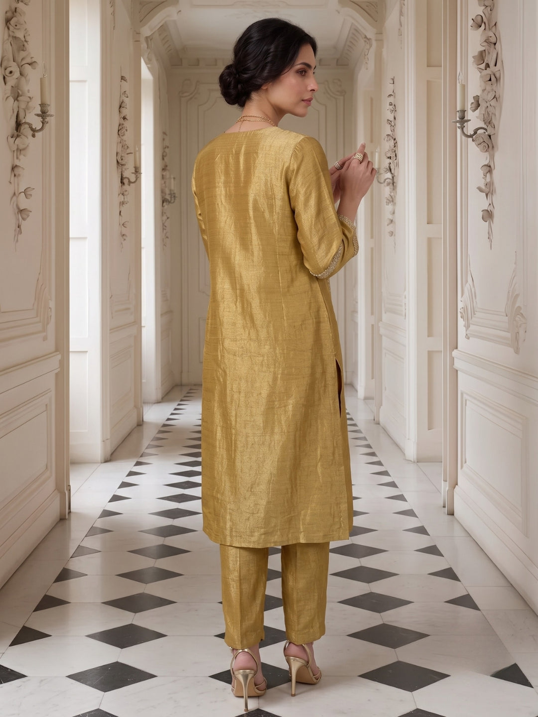 Avira Sunglow Festive Kurta Pant Set