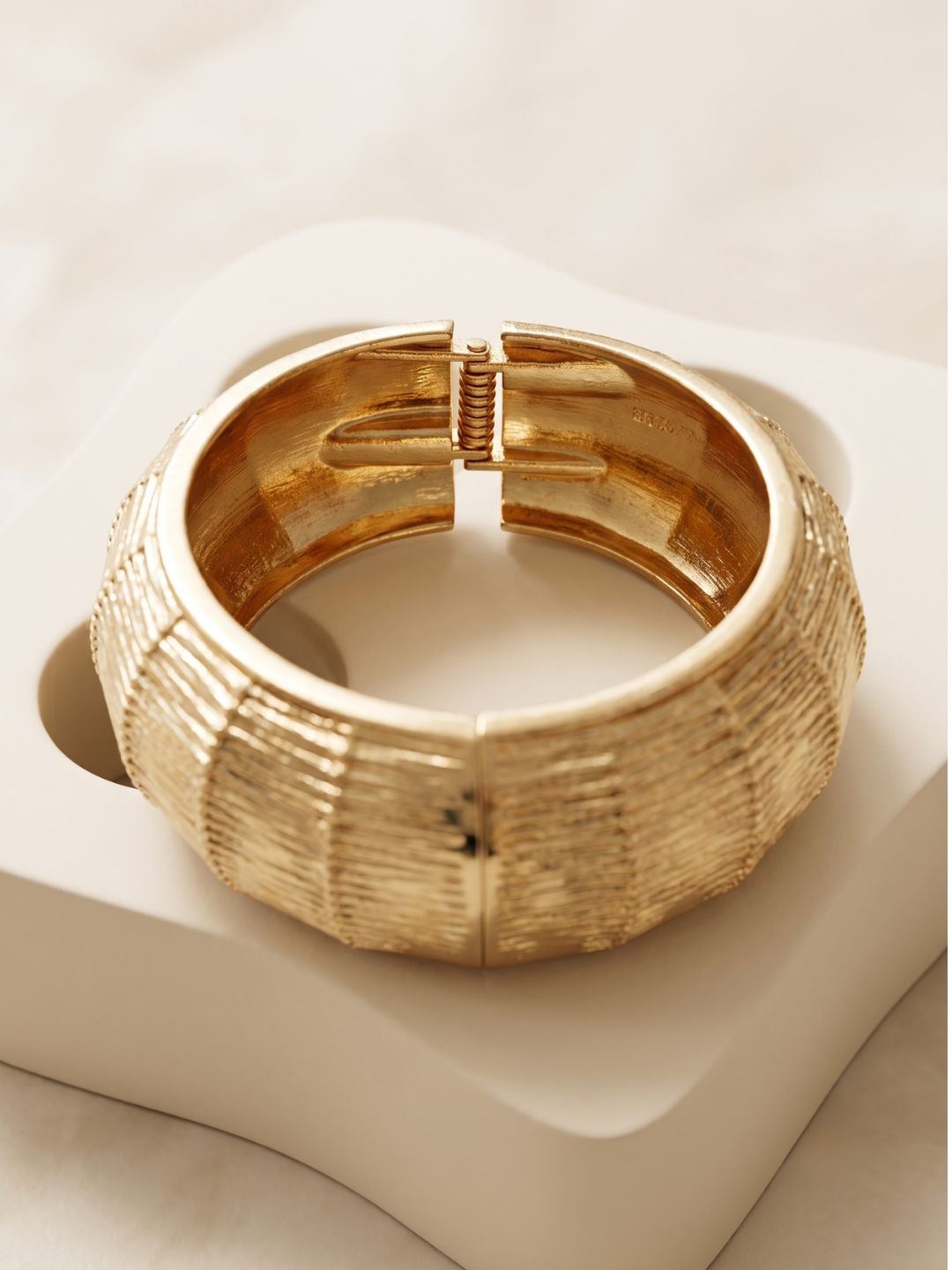 BRC-A00177-GOLD_2