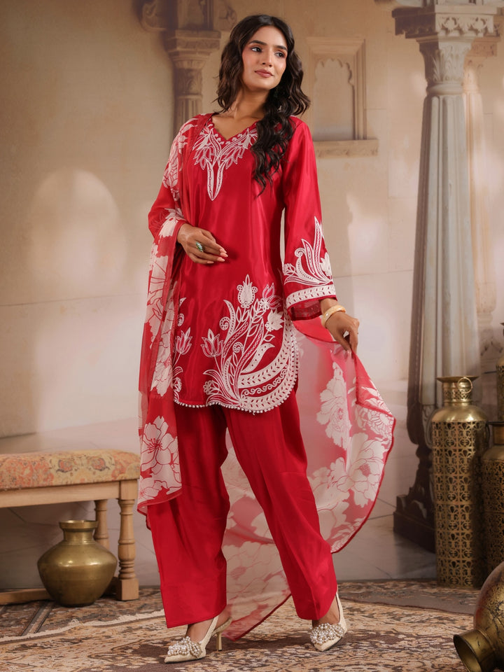 Dagdai Blush Embroidery Farshi Suit Set