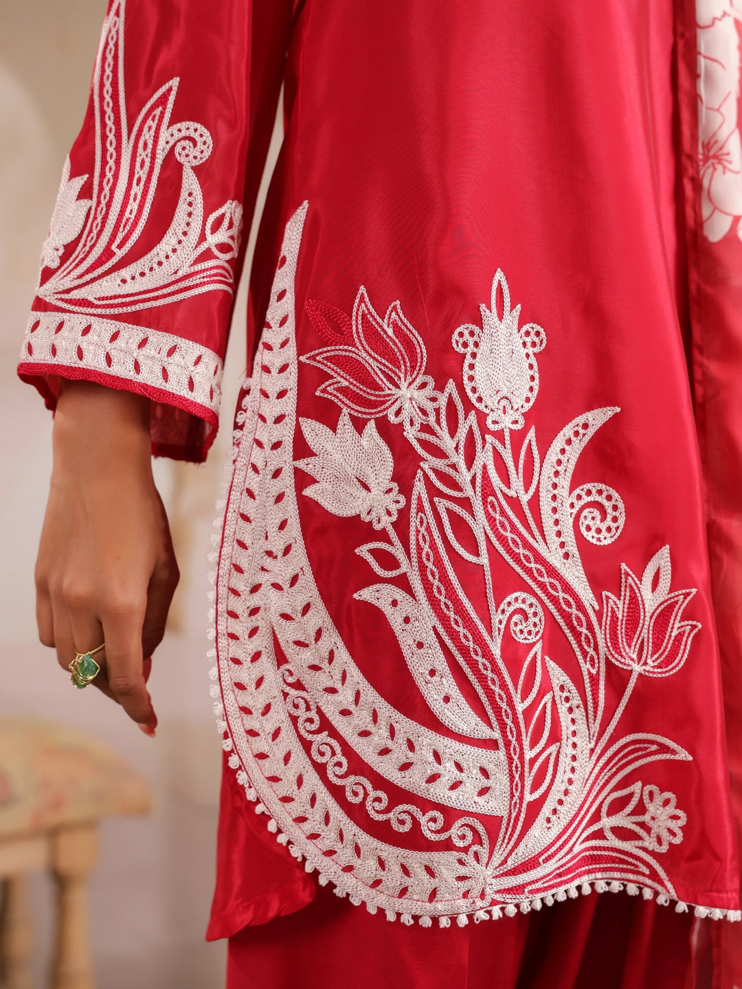 Dagdai Blush Embroidery Farshi Suit Set