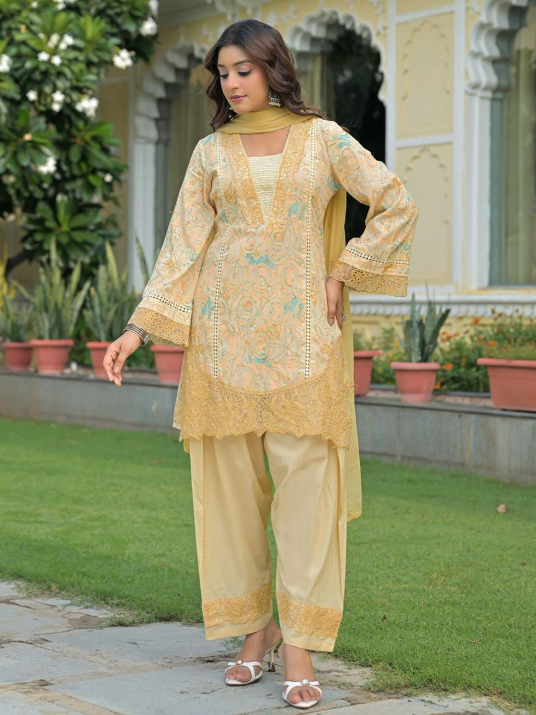 Dagdai Flax Embroidery Cotton Suit Set