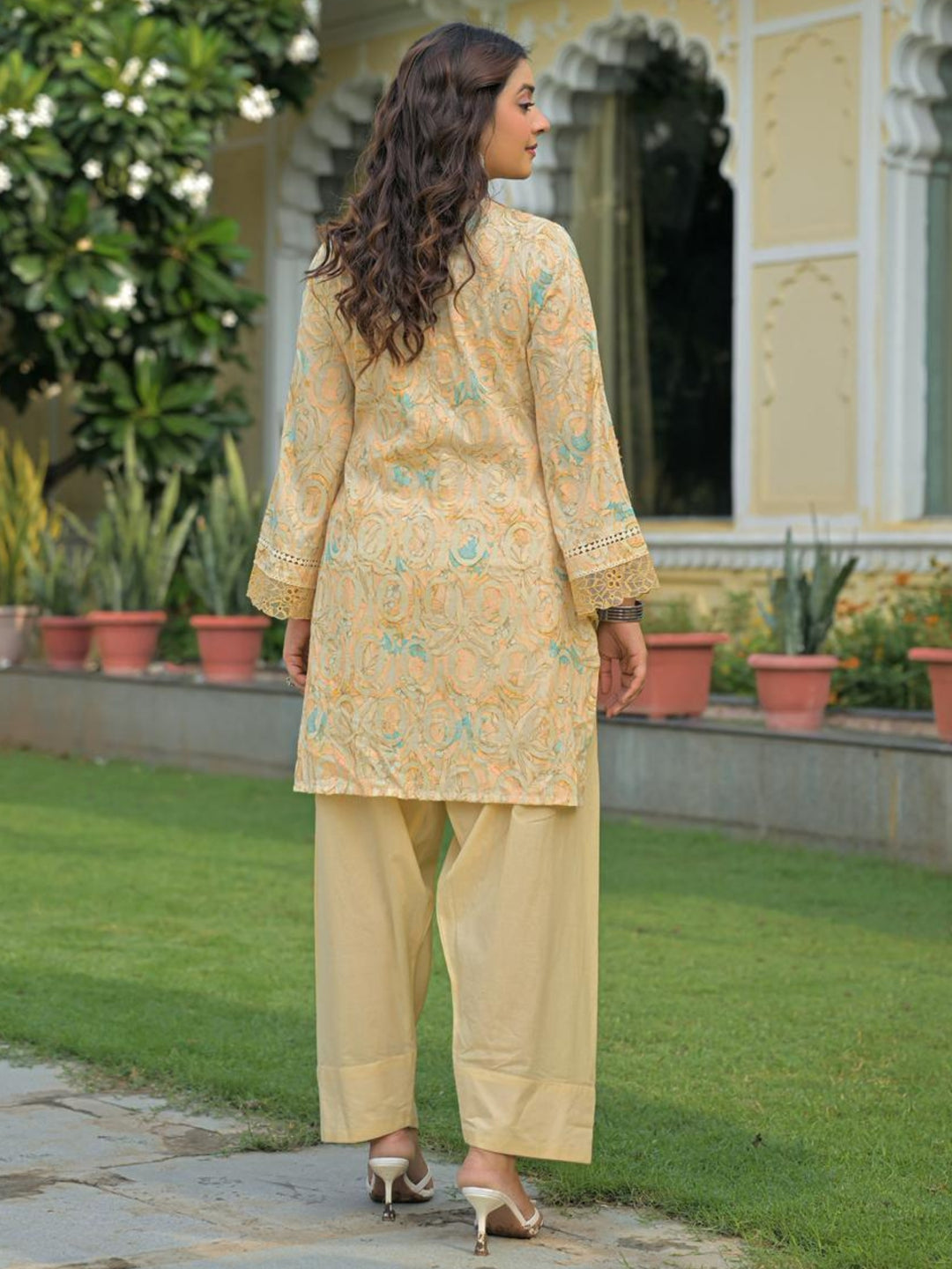 Dagdai Flax Embroidery Cotton Suit Set