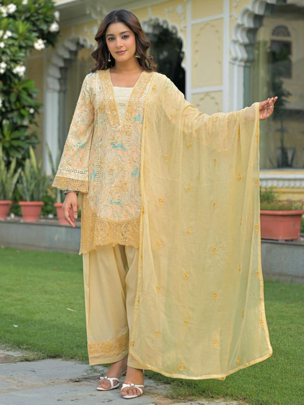 Dagdai Flax Embroidery Cotton Suit Set
