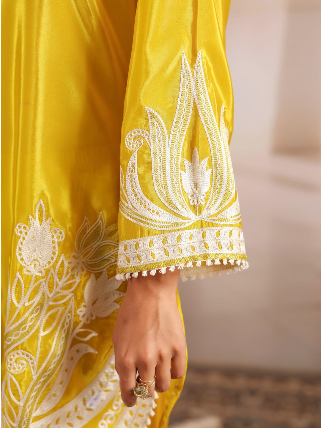 Dagdai Sunshine Embroidery Farshi Suit Set
