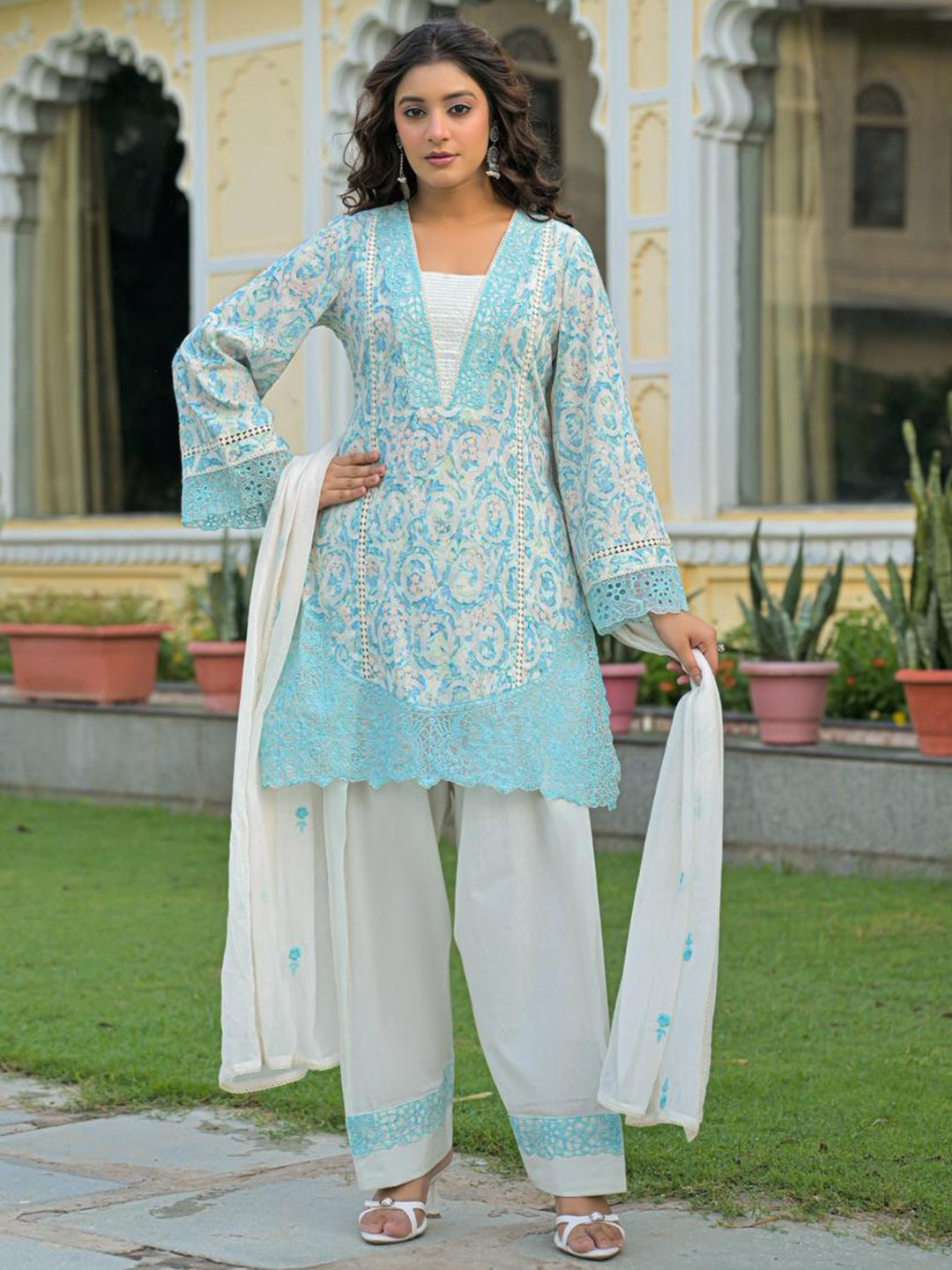 Dagdai Yin Embroidery Cotton Suit Set