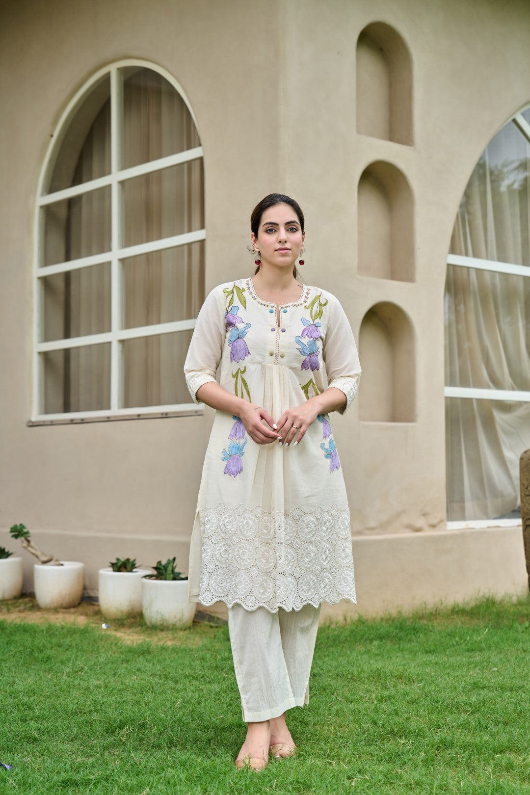 Akira Daisy Embroidery Cotton Kurta Pant Set