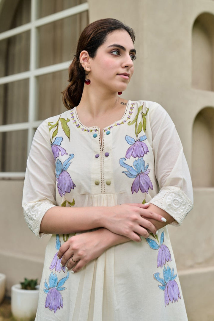 Akira Daisy Embroidery Cotton Kurta Pant Set