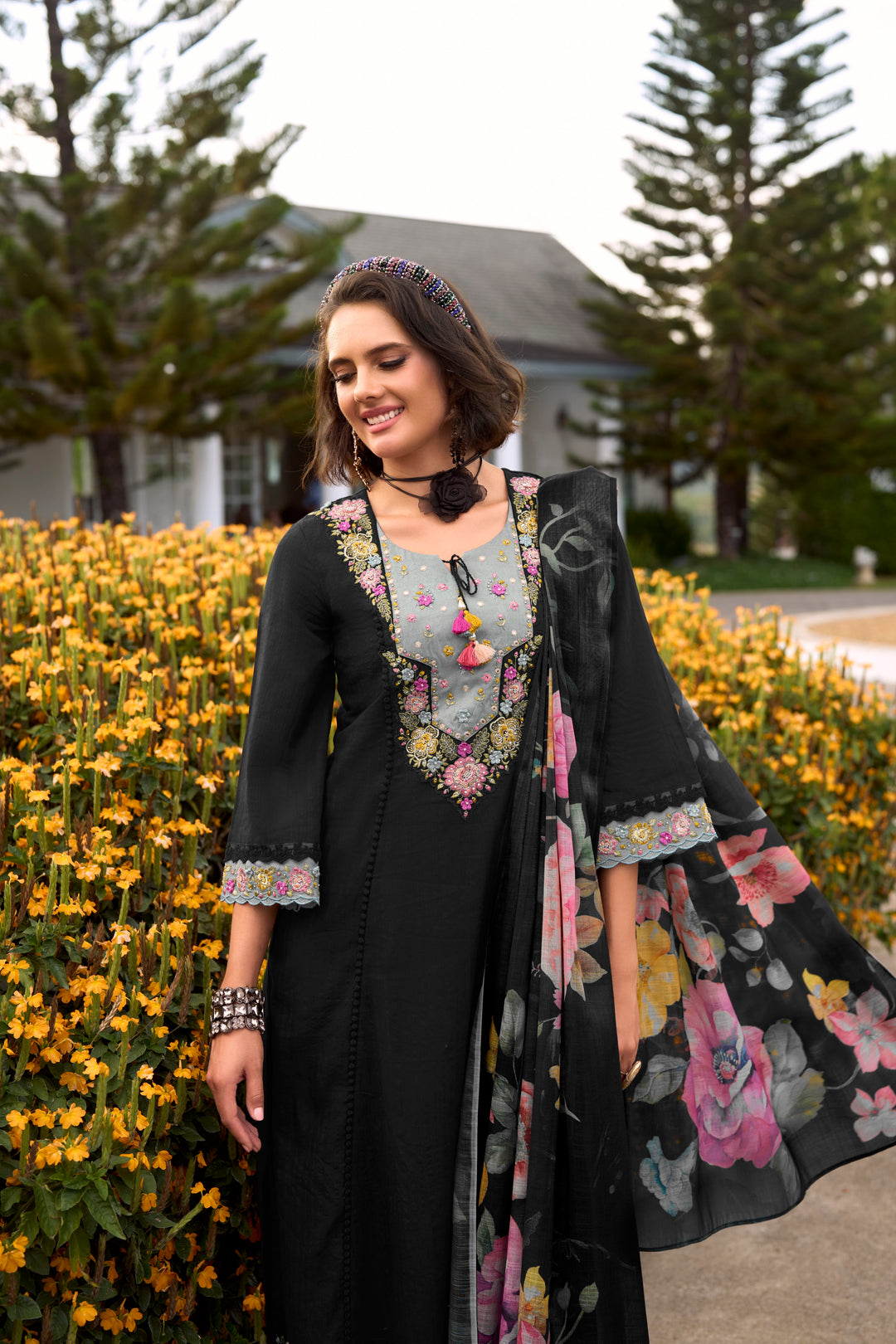 Akya Jade Embroidery Cotton Suit Set
