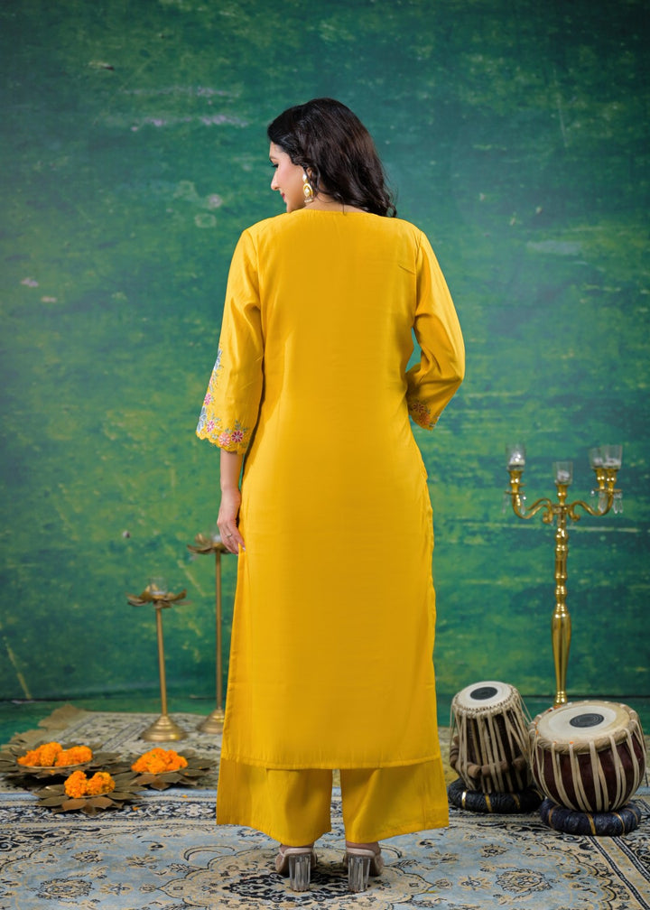 Ivy Amber Embroidered Kurta Pant Set