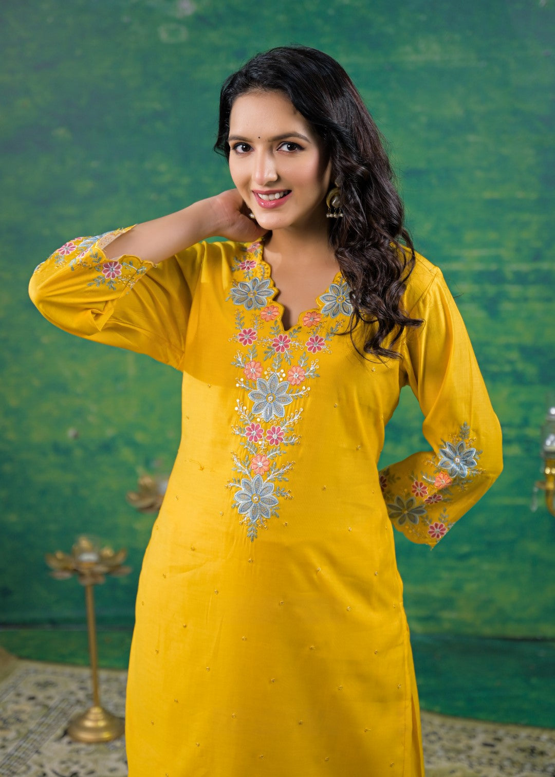 Ivy Amber Embroidered Kurta Pant Set
