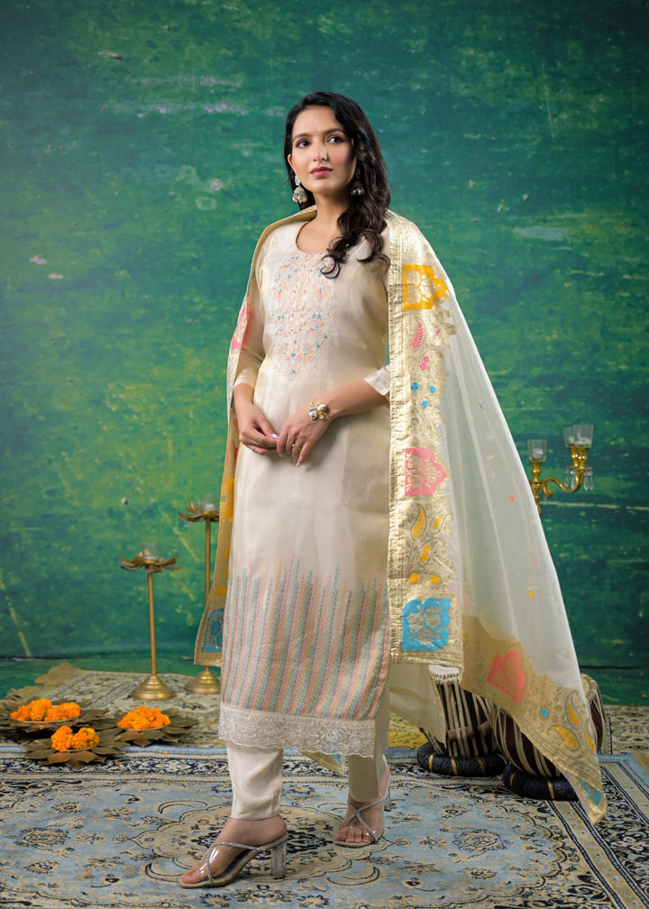 Mahi Fog Embroidered Suit Set