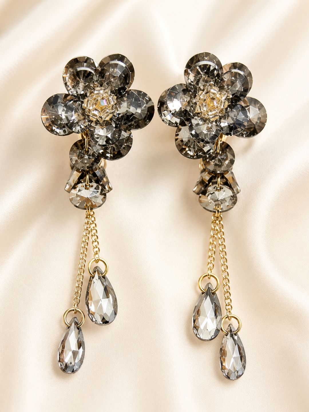 EAR-A00130-BLACK_1