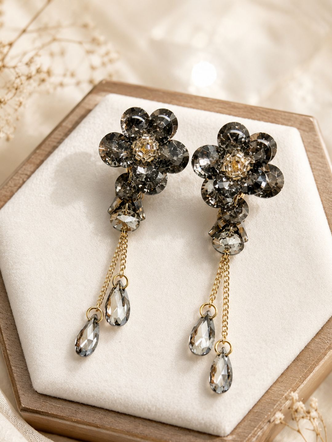EAR-A00130-BLACK_4