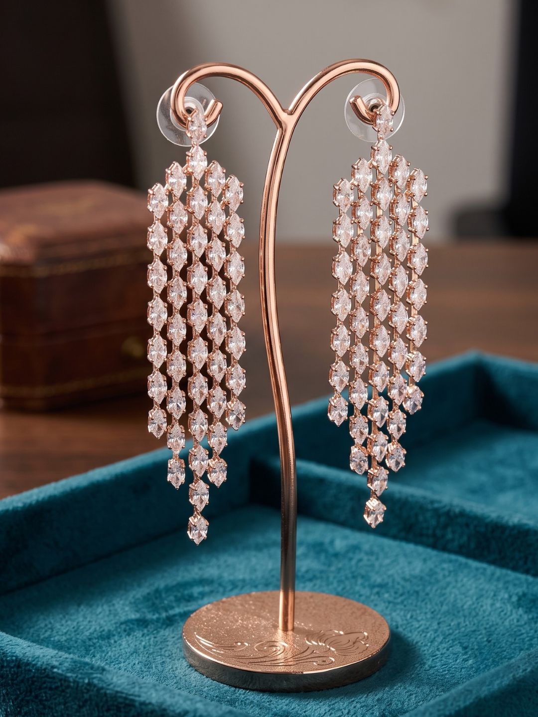 EAR-A00137-WHITE_1