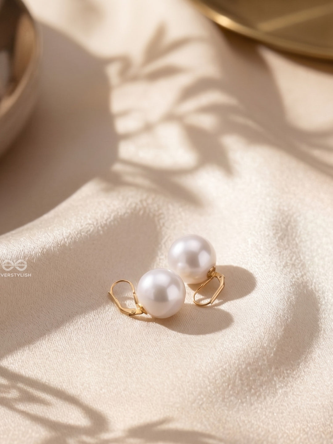 EAR-A00141-WHITE_1