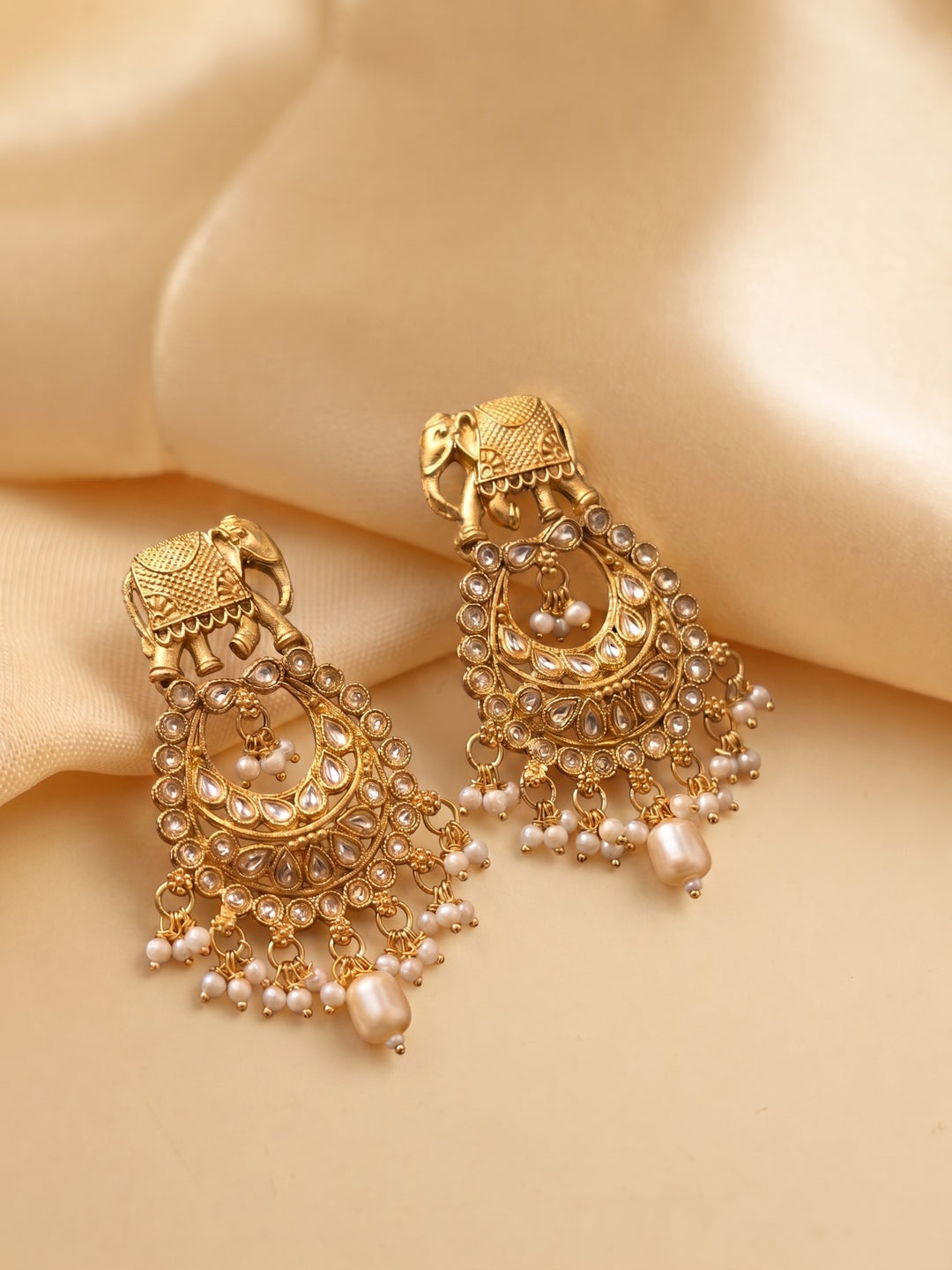 EAR-A00171-WHITE_1