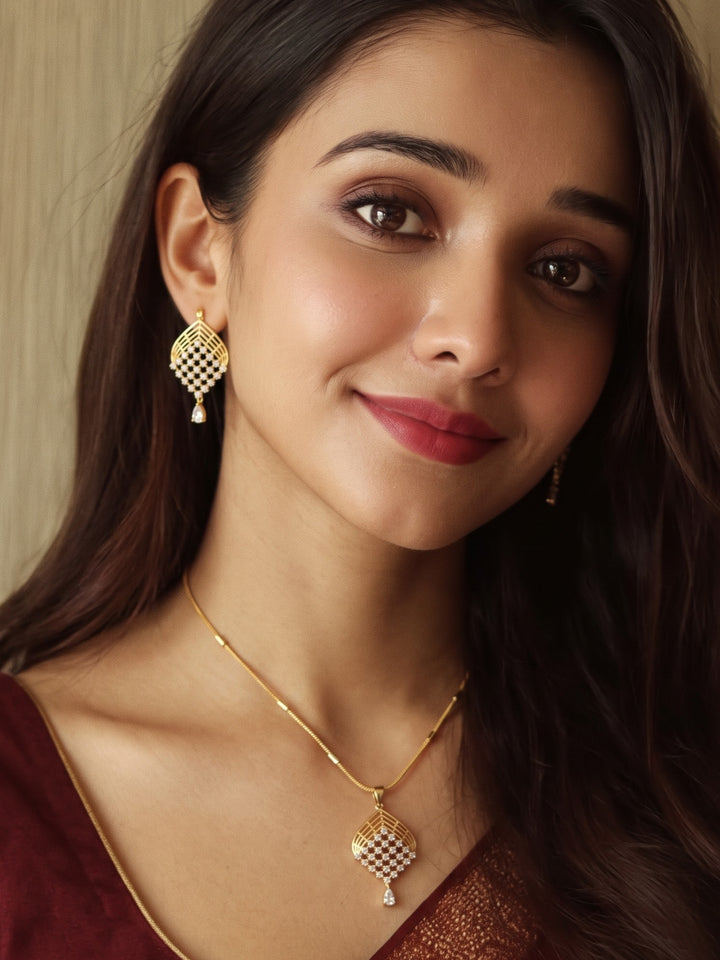 Zarika Grid Diamond Pendant Chain With Earring