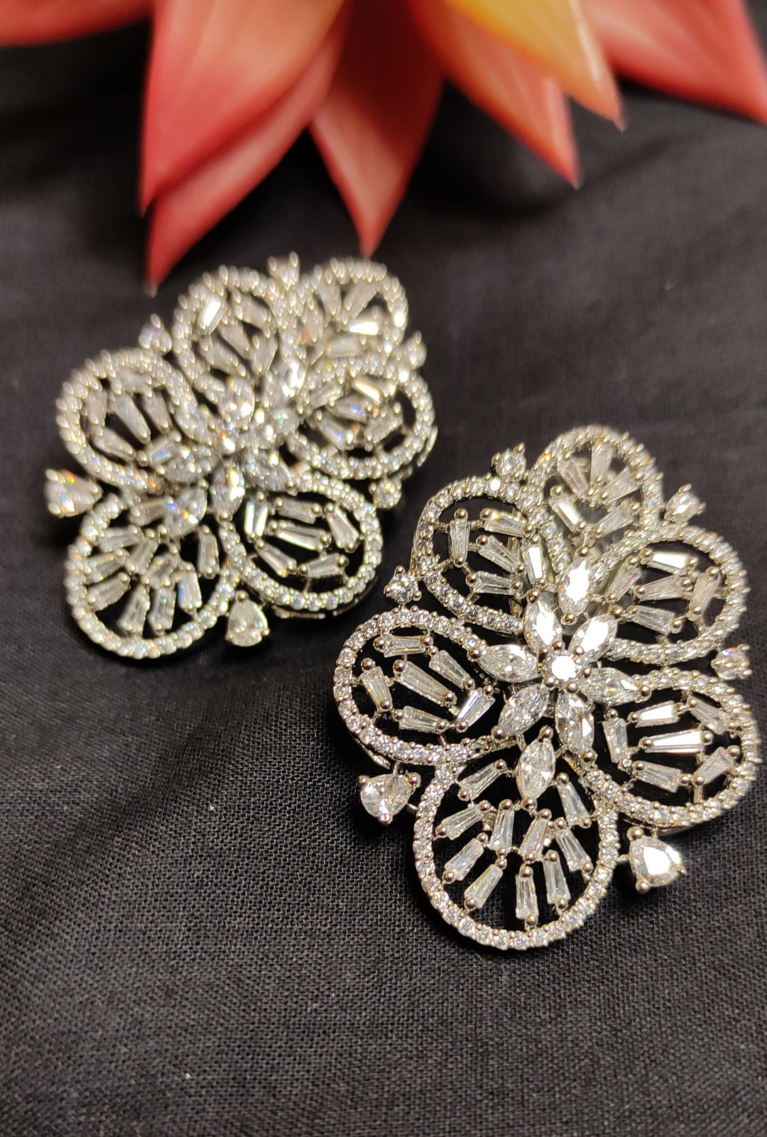 Wera White Diamond Earings