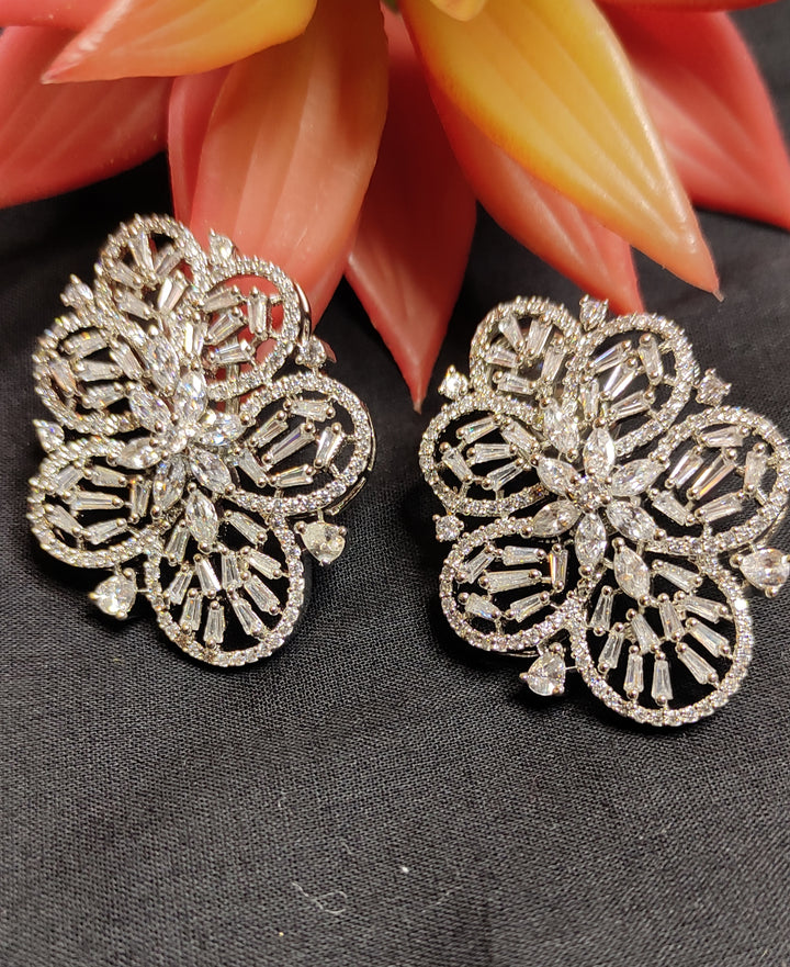 Wera White Diamond Earings