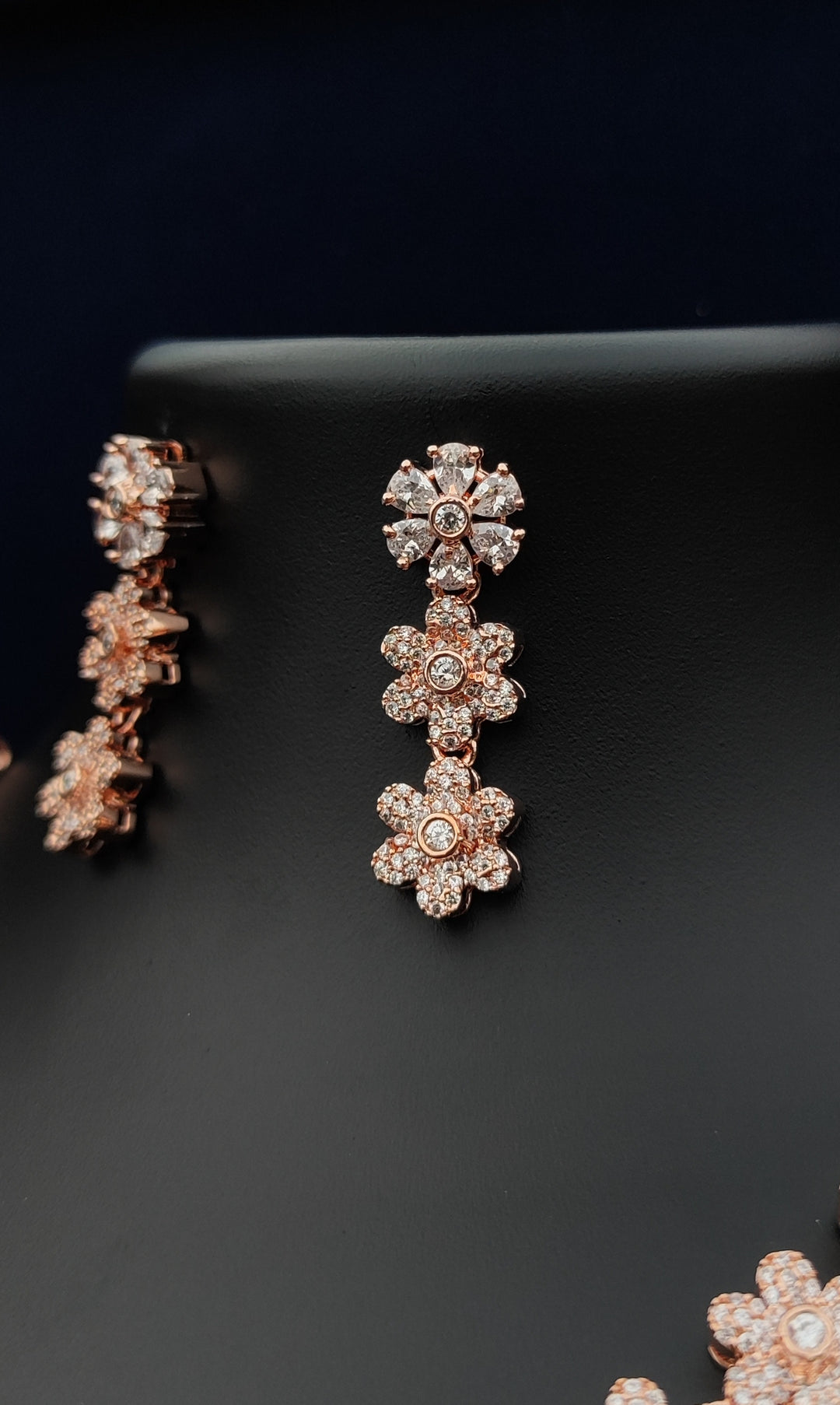 Antaara Flora Diamond Set