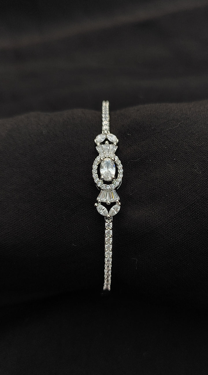 ANTAARA DELICATE DIAMOND BRACELET