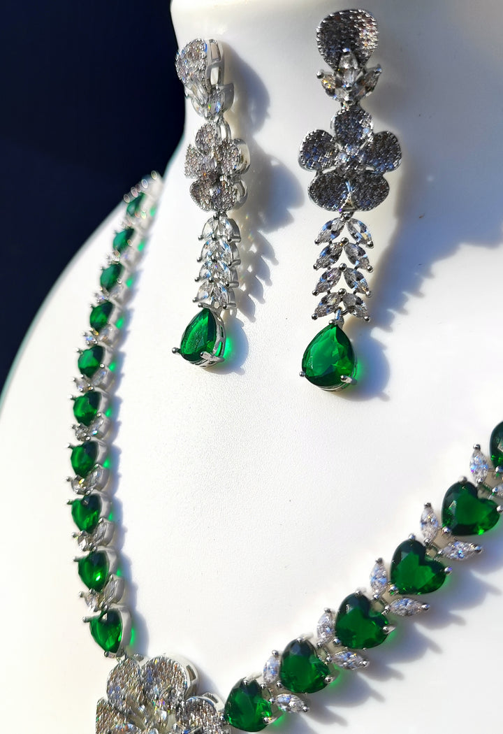 Antaara Diamond Necklace with Earings