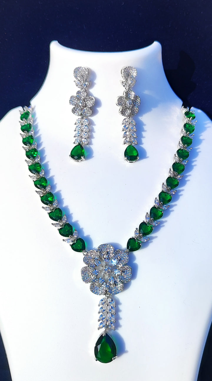 Antaara Diamond Necklace with Earings