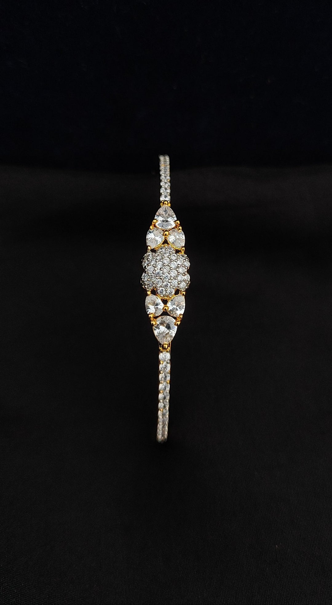 ANTAARA DELICATE DIAMOND BRACELET