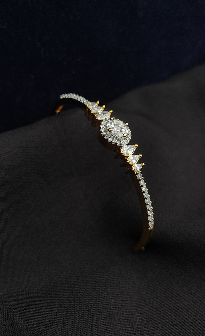 ANTAARA DELICATE DIAMOND BRACELET