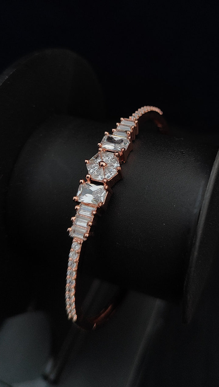 ANTAARA DELICATE DIAMOND BRACELET