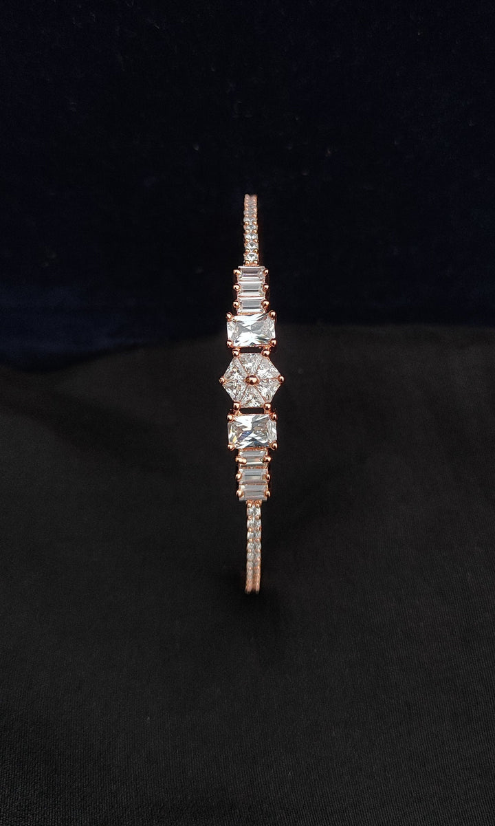 ANTAARA DELICATE DIAMOND BRACELET