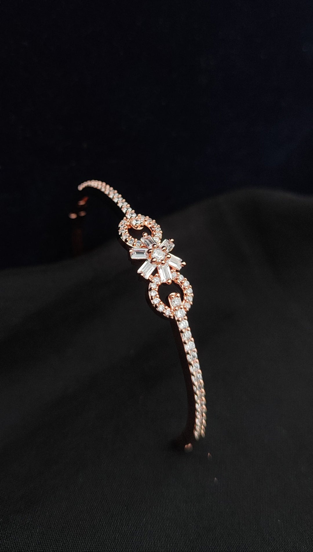 ANTAARA DELICATE DIAMOND BRACELET