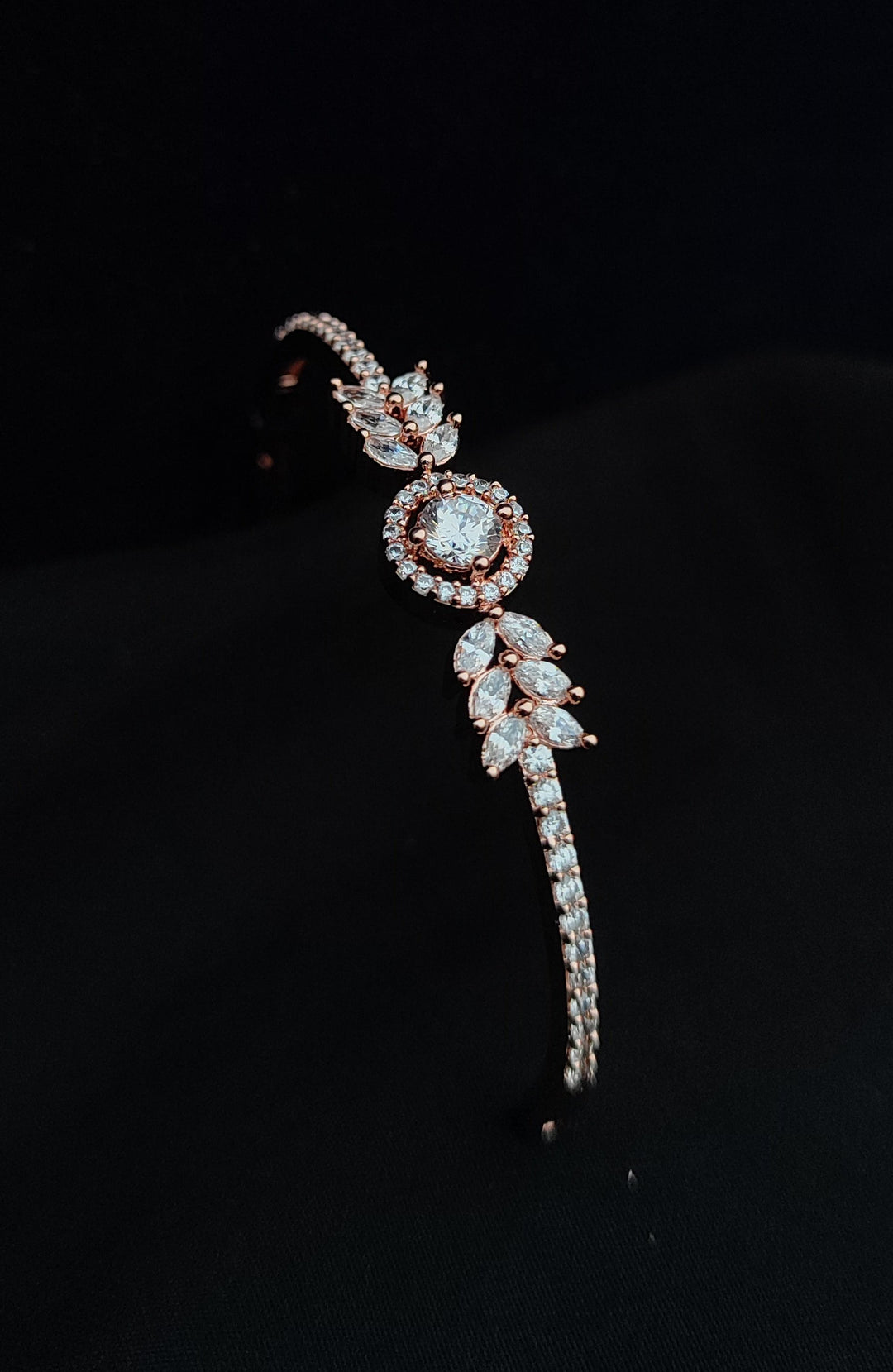 ANTAARA DELICATE DIAMOND BRACELET