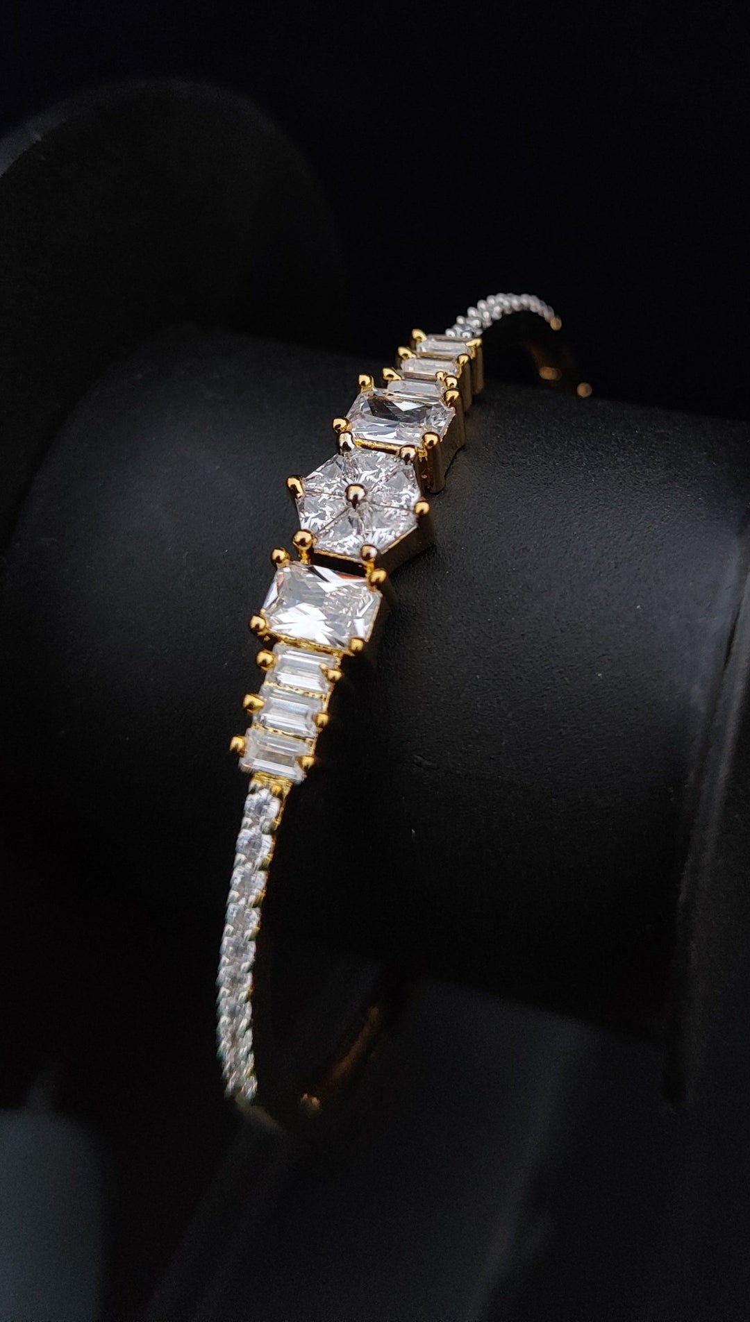 ANTAARA DELICATE DIAMOND BRACELET