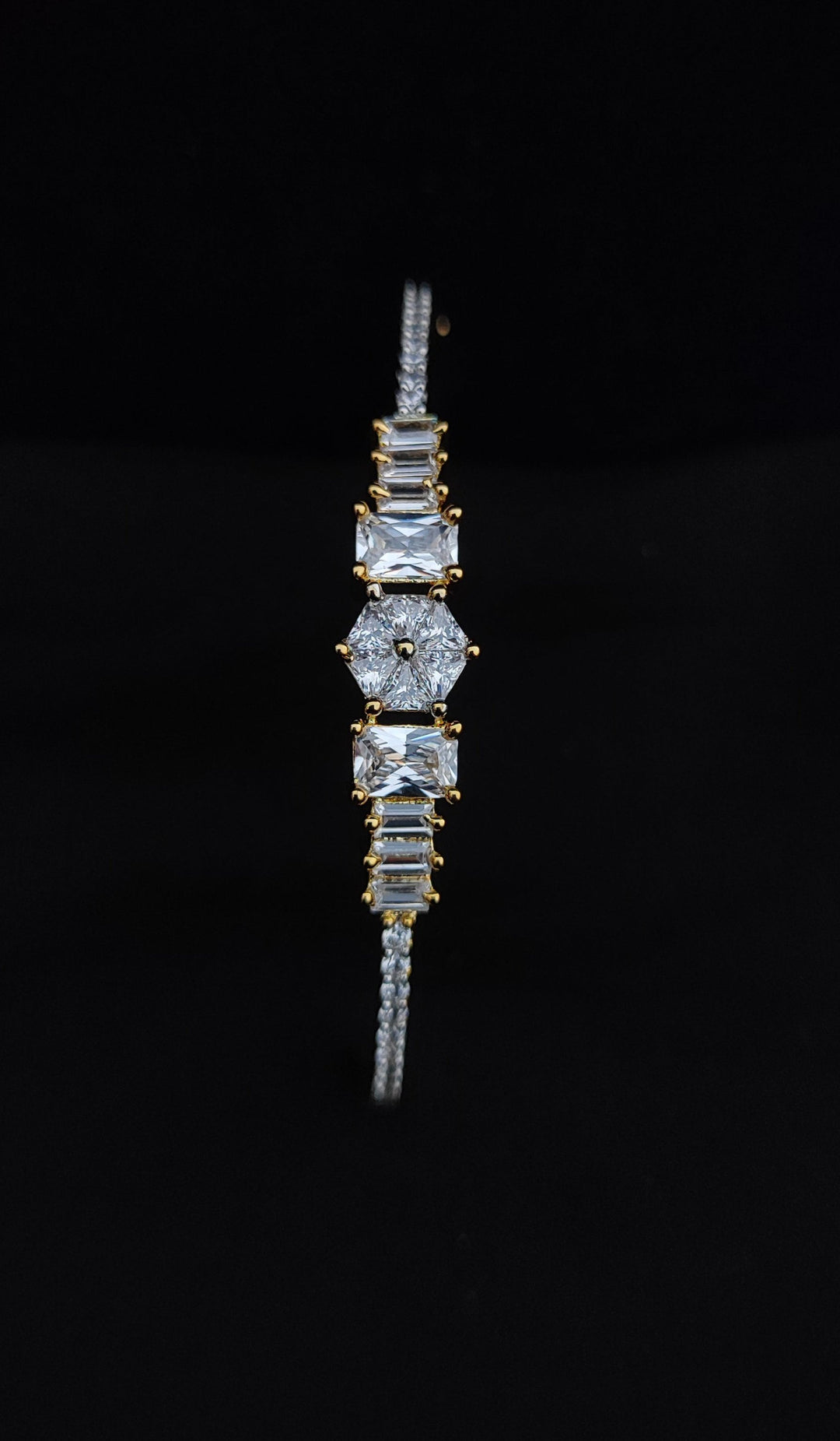 ANTAARA DELICATE DIAMOND BRACELET