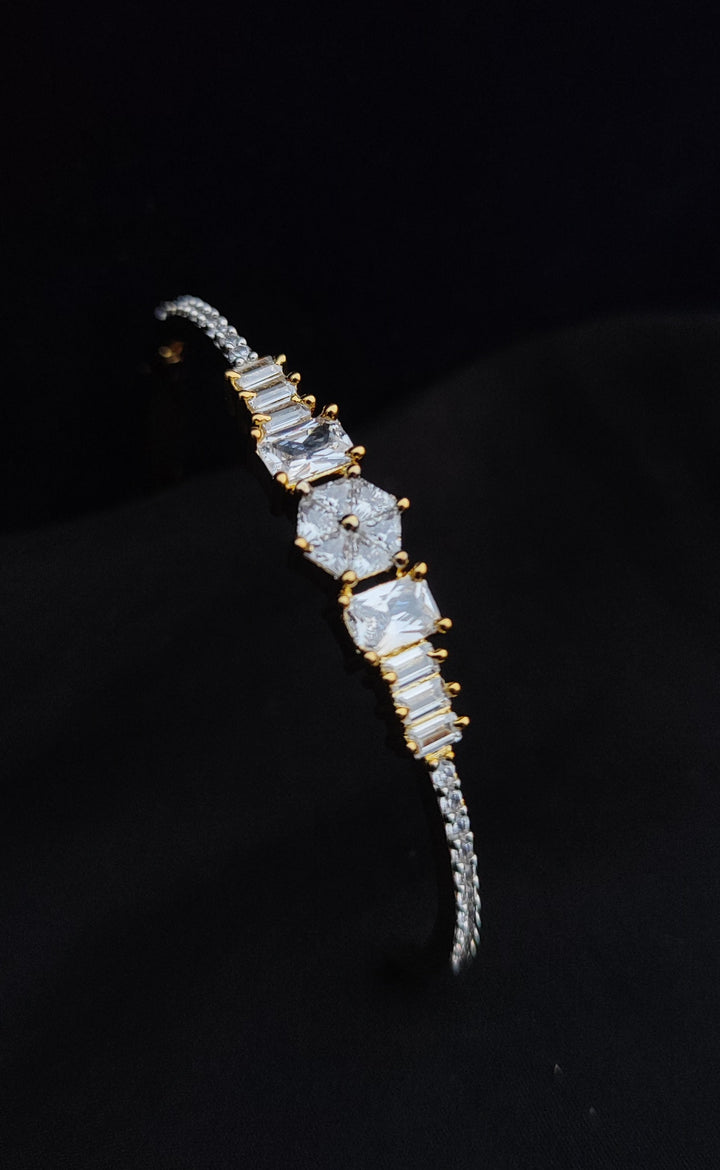 ANTAARA DELICATE DIAMOND BRACELET