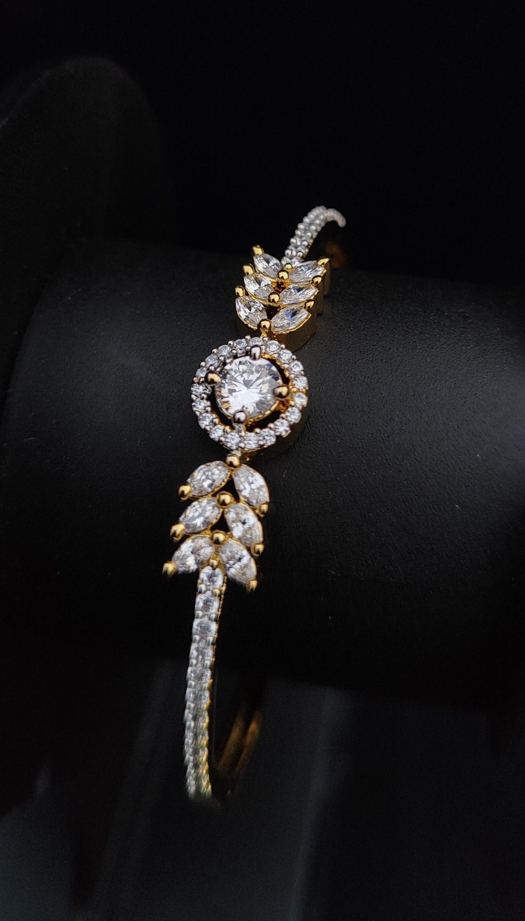 ANTAARA DELICATE DIAMOND BRACELET