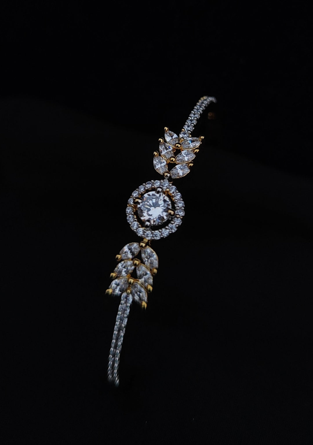 ANTAARA DELICATE DIAMOND BRACELET