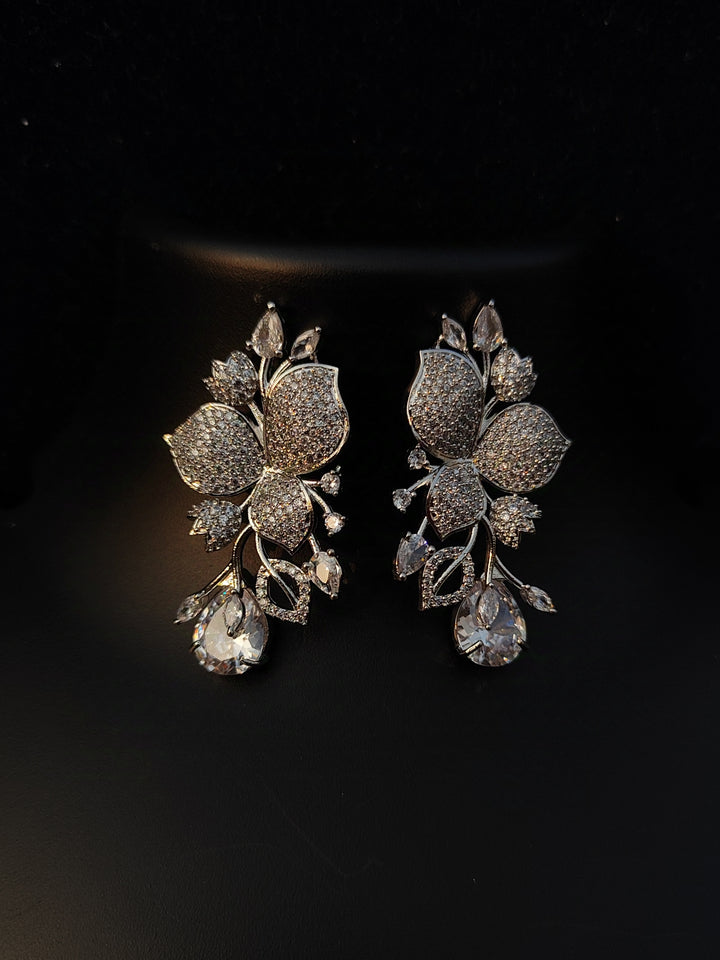 Savana Diamond Pearl Earings