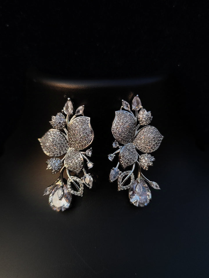 Savana Diamond Pearl Earings