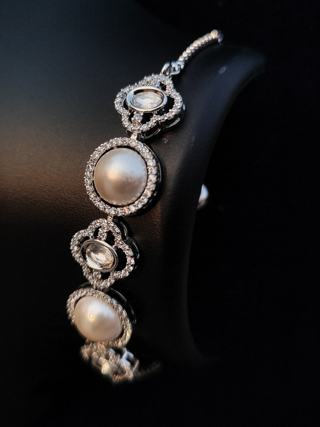 Savana Diamond Pearl Bracelet