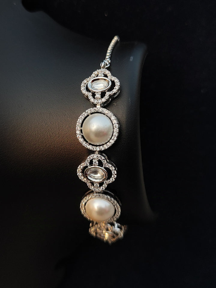 Savana Diamond Pearl Bracelet