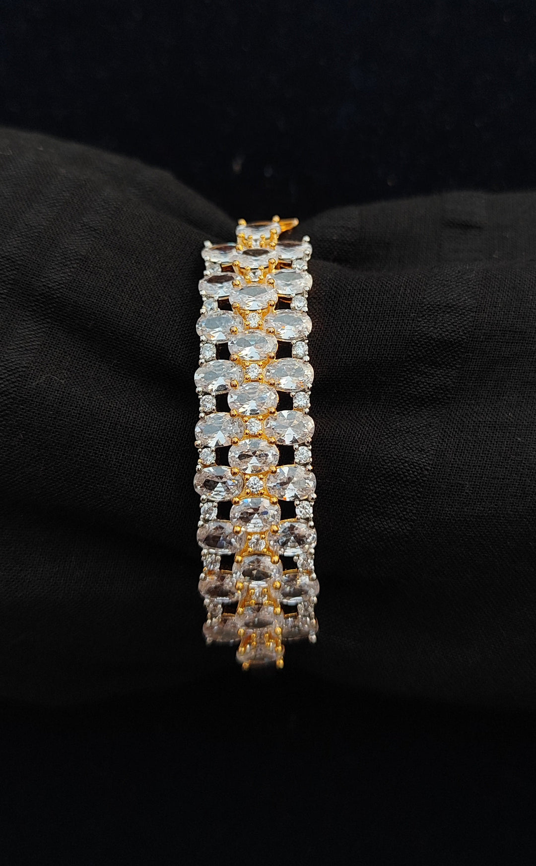 ANTAARA DELICATE DIAMOND BRACELET