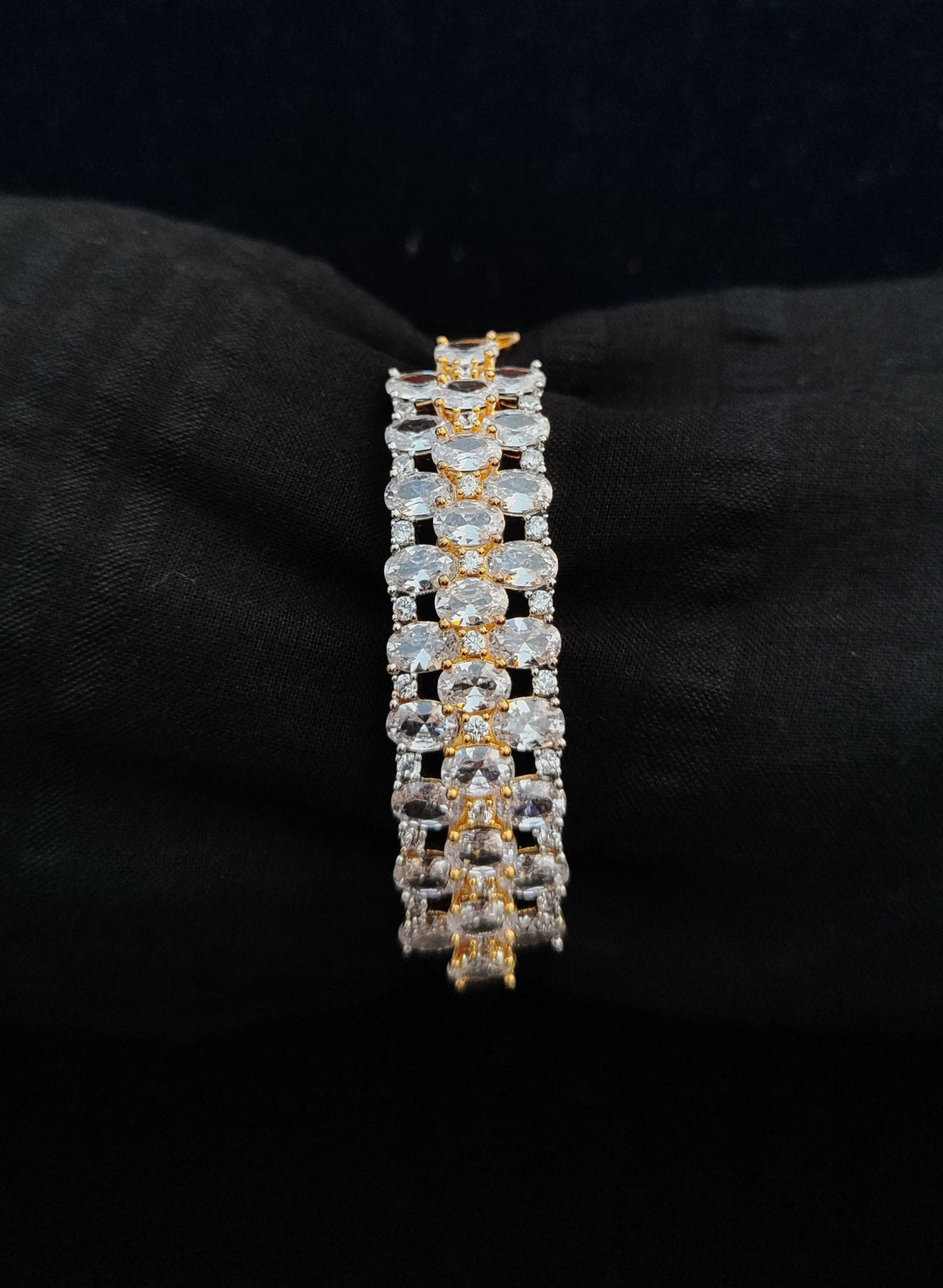 ANTAARA DELICATE DIAMOND BRACELET