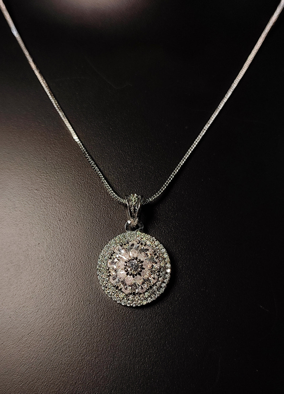 Savana Diamond Earing & Pendant Set