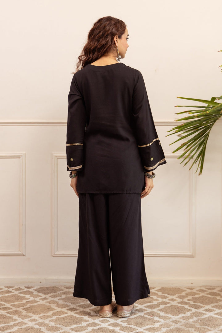 Stravi jade embroidery co-ord set