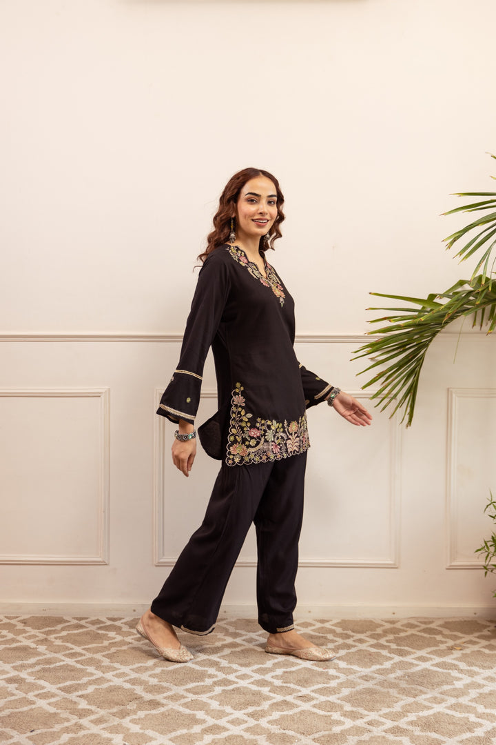 Stravi jade embroidery co-ord set