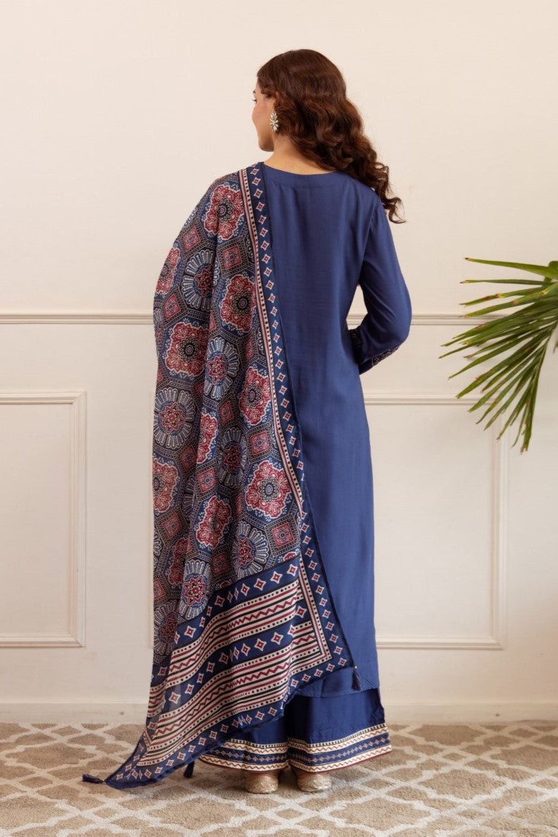Stravi Hibis embroidery cotton suit set