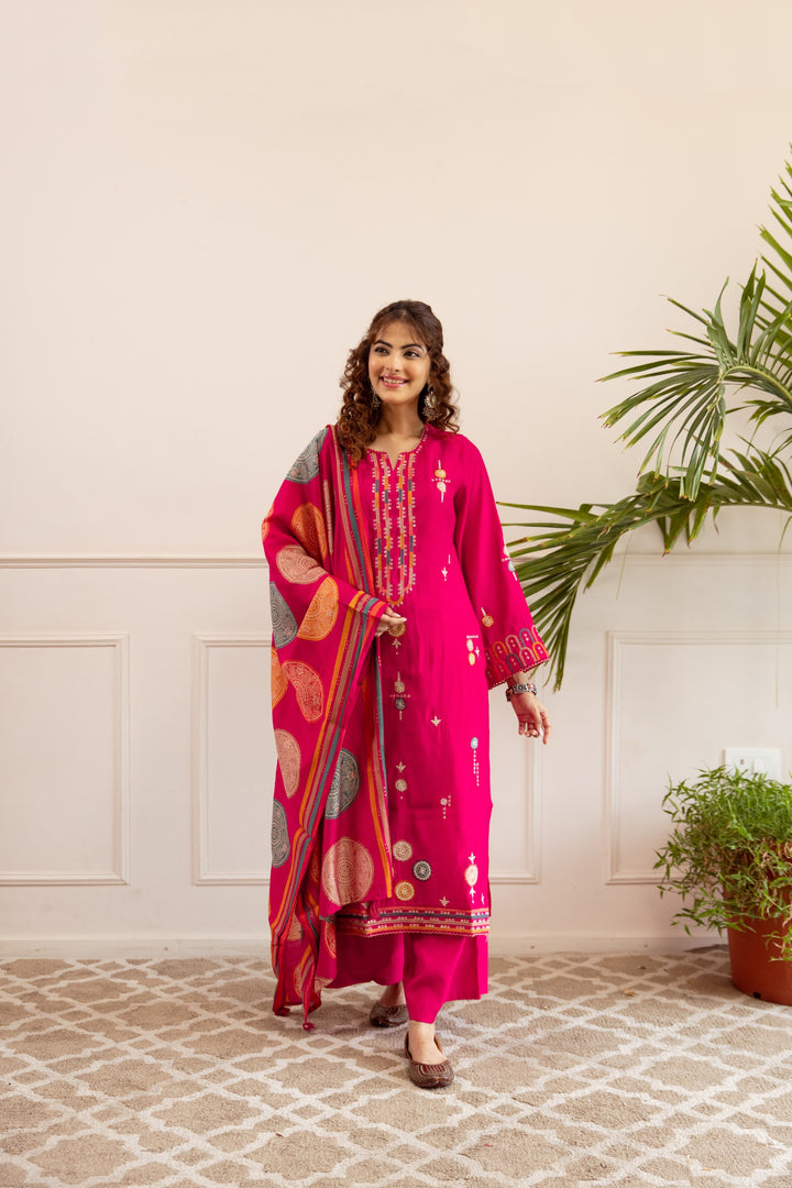 Kabool blossoms work suit set